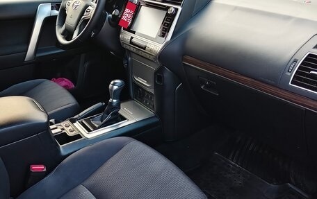 Toyota Land Cruiser Prado 150 рестайлинг 2, 2018 год, 4 500 000 рублей, 13 фотография