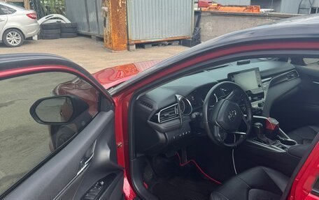 Toyota Camry, 2021 год, 3 500 000 рублей, 2 фотография