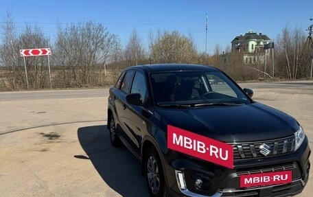 Suzuki Vitara II рестайлинг, 2021 год, 2 100 000 рублей, 2 фотография