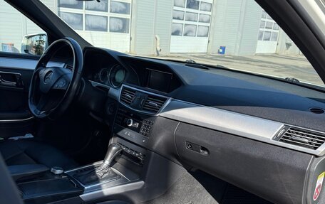 Mercedes-Benz E-Класс, 2011 год, 1 140 000 рублей, 10 фотография