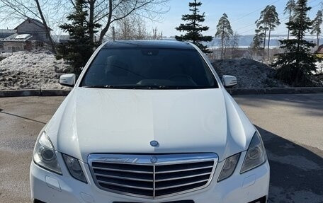 Mercedes-Benz E-Класс, 2011 год, 1 140 000 рублей, 3 фотография