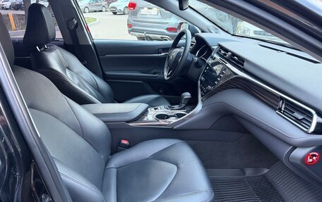 Toyota Camry, 2019 год, 3 300 000 рублей, 9 фотография