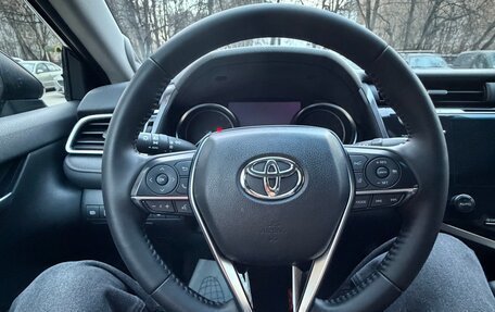 Toyota Camry, 2019 год, 3 300 000 рублей, 10 фотография