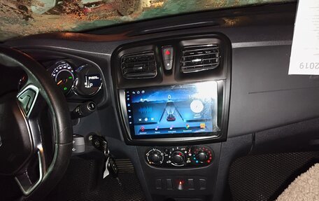 Renault Logan II, 2019 год, 450 000 рублей, 7 фотография