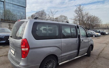 Hyundai H-1 II рестайлинг, 2011 год, 1 272 000 рублей, 3 фотография