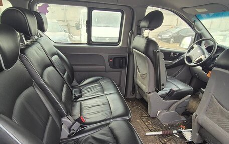 Hyundai H-1 II рестайлинг, 2011 год, 1 272 000 рублей, 10 фотография