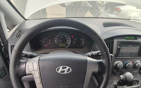 Hyundai H-1 II рестайлинг, 2011 год, 1 272 000 рублей, 13 фотография