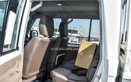 Toyota Land Cruiser 70, 2024 год, 8 160 000 рублей, 14 фотография