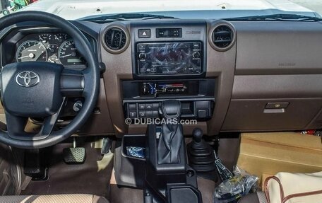 Toyota Land Cruiser 70, 2024 год, 8 160 000 рублей, 11 фотография