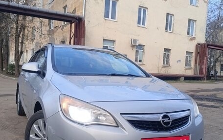 Opel Astra J, 2011 год, 580 000 рублей, 1 фотография