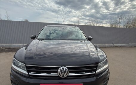 Volkswagen Tiguan II, 2019 год, 2 650 000 рублей, 2 фотография