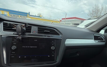 Volkswagen Tiguan II, 2019 год, 2 650 000 рублей, 7 фотография