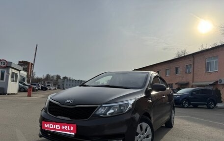 KIA Rio III рестайлинг, 2015 год, 750 000 рублей, 2 фотография