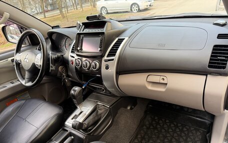 Mitsubishi Pajero Sport II рестайлинг, 2013 год, 2 225 000 рублей, 20 фотография