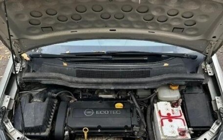 Opel Zafira B, 2010 год, 610 000 рублей, 4 фотография