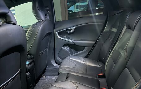 Volvo V40 Cross Country I, 2018 год, 2 300 000 рублей, 4 фотография