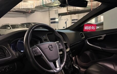 Volvo V40 Cross Country I, 2018 год, 2 300 000 рублей, 3 фотография