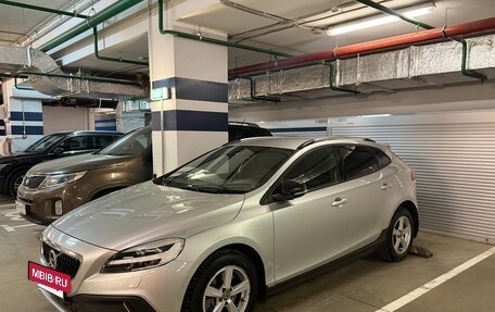 Volvo V40 Cross Country I, 2018 год, 2 300 000 рублей, 8 фотография