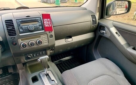 Nissan Navara (Frontier), 2007 год, 1 295 000 рублей, 15 фотография