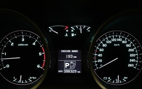 Toyota Land Cruiser 200, 2011 год, 2 790 000 рублей, 13 фотография