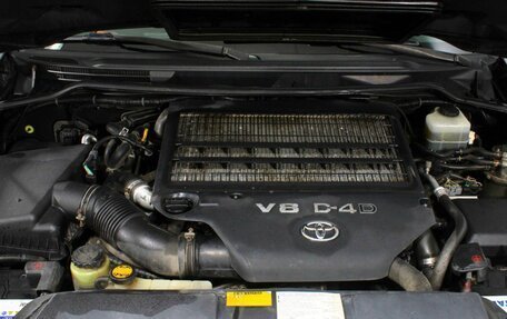 Toyota Land Cruiser 200, 2011 год, 2 790 000 рублей, 23 фотография