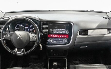 Mitsubishi Outlander III рестайлинг 3, 2018 год, 2 158 000 рублей, 6 фотография