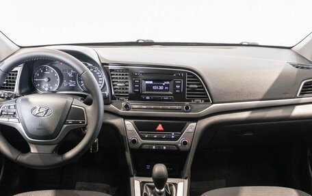 Hyundai Elantra VI рестайлинг, 2017 год, 1 390 000 рублей, 6 фотография