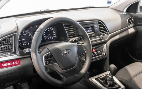 Hyundai Elantra VI рестайлинг, 2017 год, 1 390 000 рублей, 5 фотография