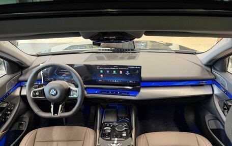 BMW 5 серия, 2025 год, 7 890 000 рублей, 10 фотография
