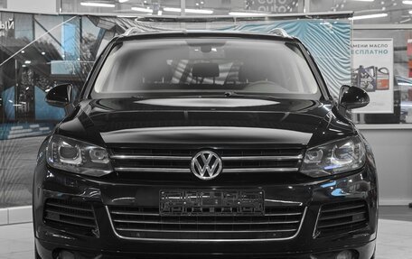 Volkswagen Touareg III, 2012 год, 1 899 000 рублей, 2 фотография