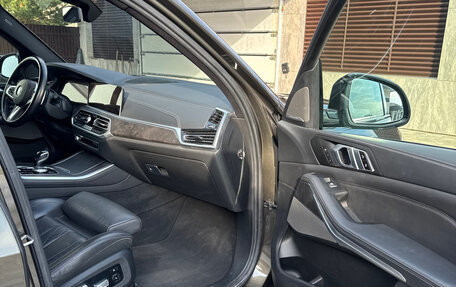 BMW X5, 2021 год, 9 000 000 рублей, 3 фотография