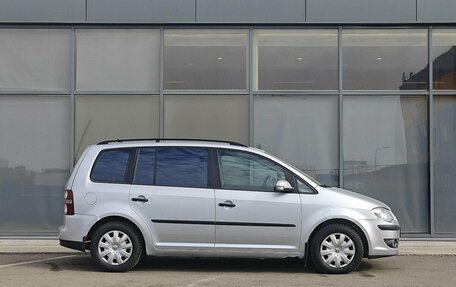 Volkswagen Touran III, 2008 год, 489 000 рублей, 3 фотография