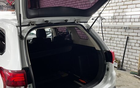 Mitsubishi Outlander III рестайлинг 3, 2015 год, 1 900 000 рублей, 8 фотография