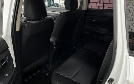 Mitsubishi Outlander III рестайлинг 3, 2015 год, 1 900 000 рублей, 9 фотография