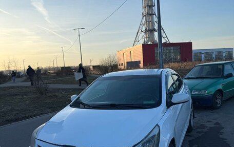 Hyundai Solaris II рестайлинг, 2014 год, 369 000 рублей, 3 фотография