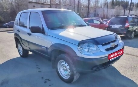 Chevrolet Niva I рестайлинг, 2017 год, 755 000 рублей, 2 фотография