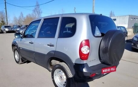 Chevrolet Niva I рестайлинг, 2017 год, 755 000 рублей, 4 фотография