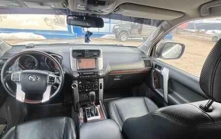 Toyota Land Cruiser Prado 150 рестайлинг 2, 2010 год, 3 300 000 рублей, 9 фотография