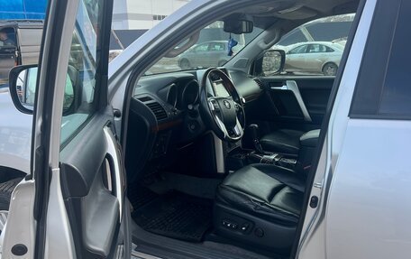 Toyota Land Cruiser Prado 150 рестайлинг 2, 2010 год, 3 300 000 рублей, 4 фотография