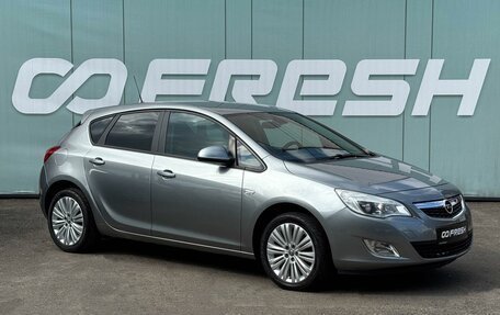 Opel Astra J, 2011 год, 819 000 рублей, 1 фотография