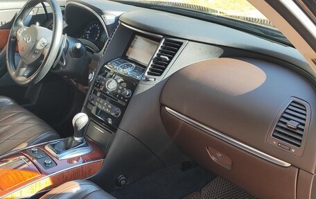 Infiniti QX70, 2014 год, 2 200 000 рублей, 9 фотография