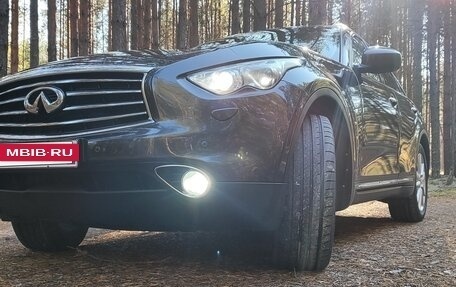 Infiniti QX70, 2014 год, 2 200 000 рублей, 15 фотография