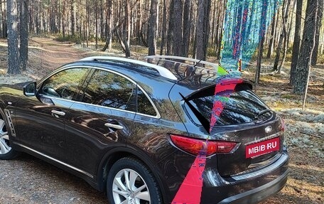 Infiniti QX70, 2014 год, 2 200 000 рублей, 17 фотография