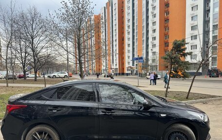 Hyundai Solaris II рестайлинг, 2019 год, 1 300 000 рублей, 5 фотография