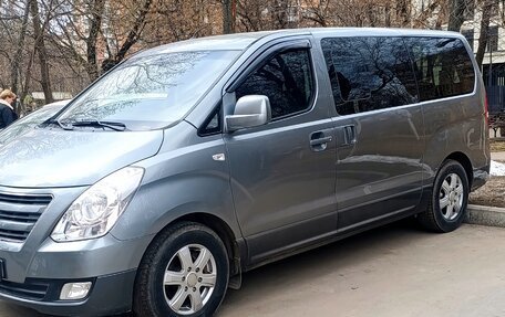 Hyundai H-1 II рестайлинг, 2014 год, 1 850 000 рублей, 2 фотография