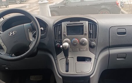 Hyundai H-1 II рестайлинг, 2014 год, 1 850 000 рублей, 6 фотография