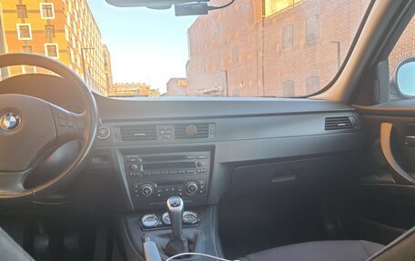 BMW 3 серия, 2010 год, 950 000 рублей, 10 фотография