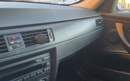 BMW 3 серия, 2010 год, 950 000 рублей, 11 фотография