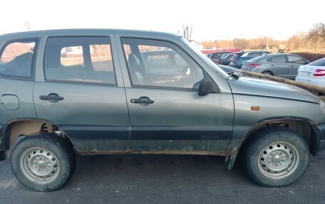 Chevrolet Niva I рестайлинг, 2004 год, 190 000 рублей, 7 фотография