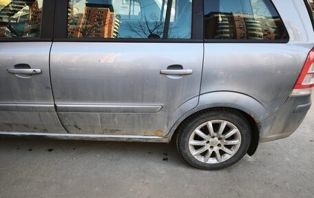 Opel Zafira B, 2008 год, 670 000 рублей, 24 фотография